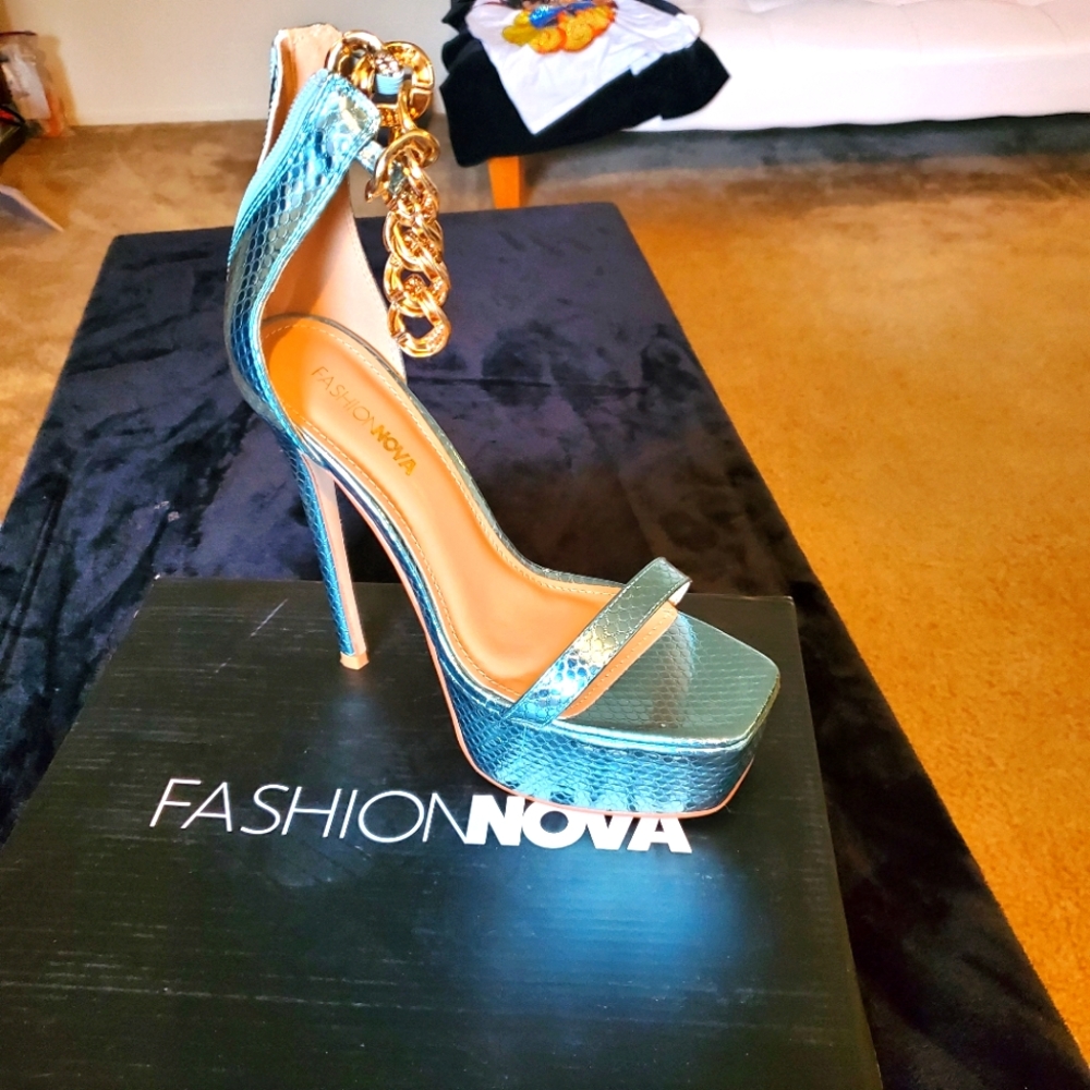Shoes - Picture 3 of 3